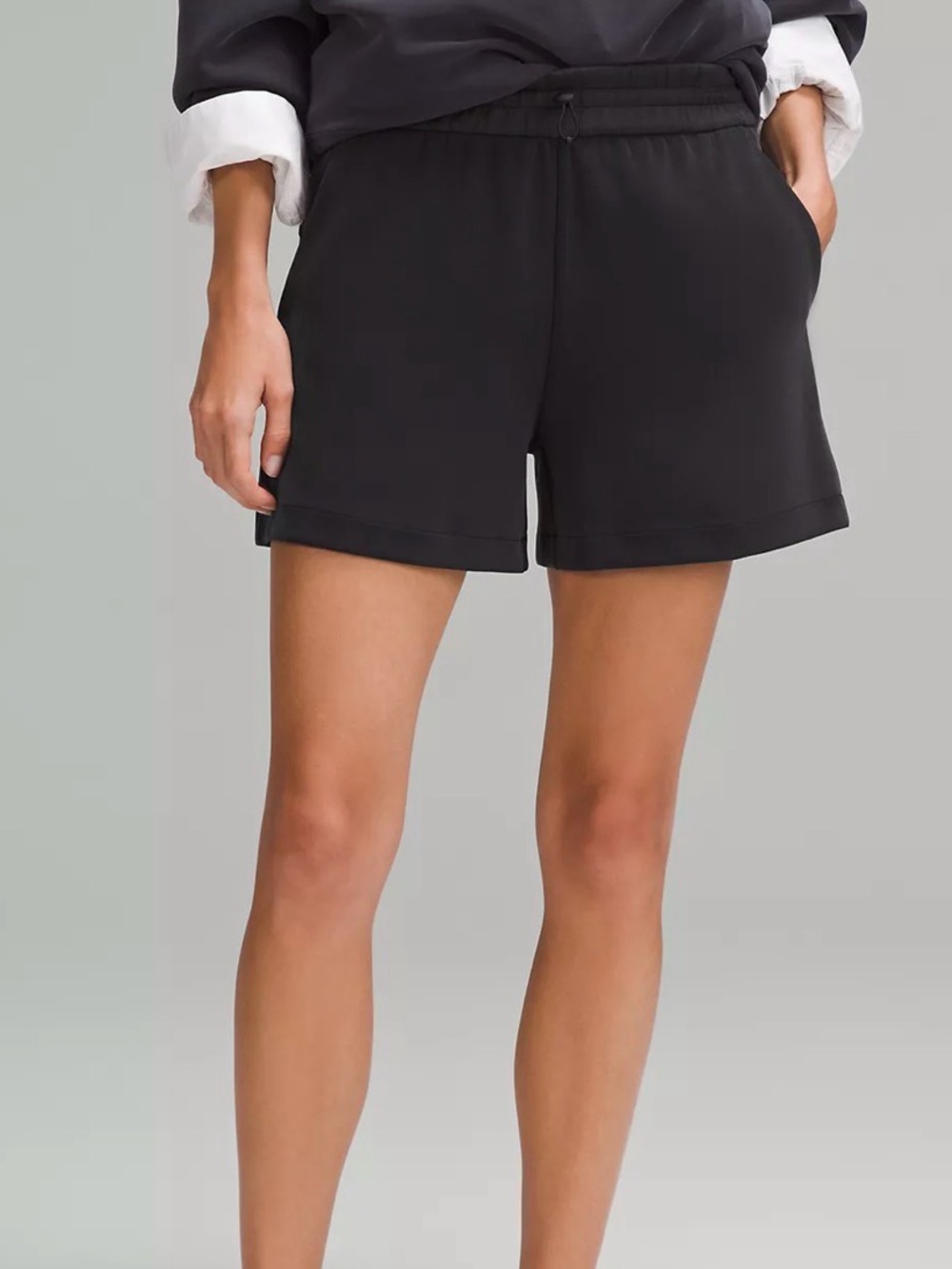 NWT Lululemon Softstreme High Rise Short - Sz. 6